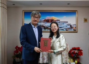 热爱历史的藏族女孩代吉永措收到北大2024首封本科录取通知书